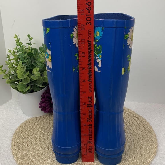 London Fog blue w/floral pattern rubber rain boots, see photos for approx size - Picture 6 of 15